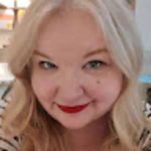 Meet your Posher, Leeann